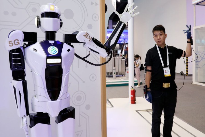 Shanghai leads global robot industry with sales boom