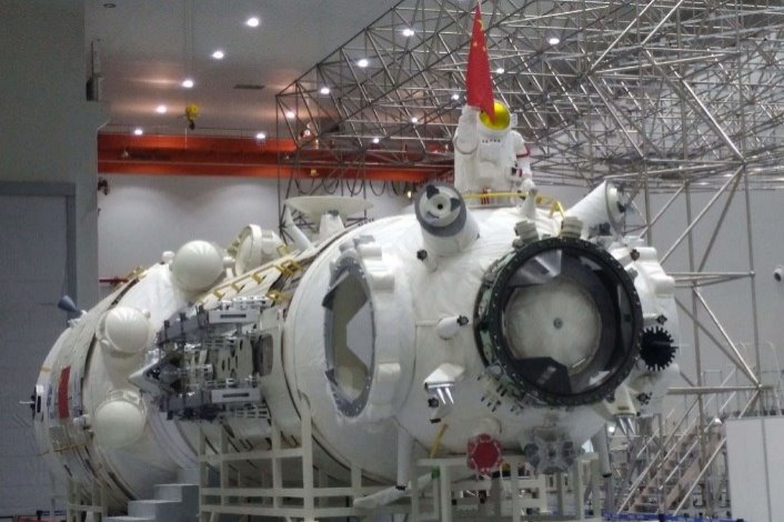 Chinese astronauts in EVA training for space station mission
