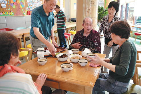 Wuxi releases new plan to promote services for elderly