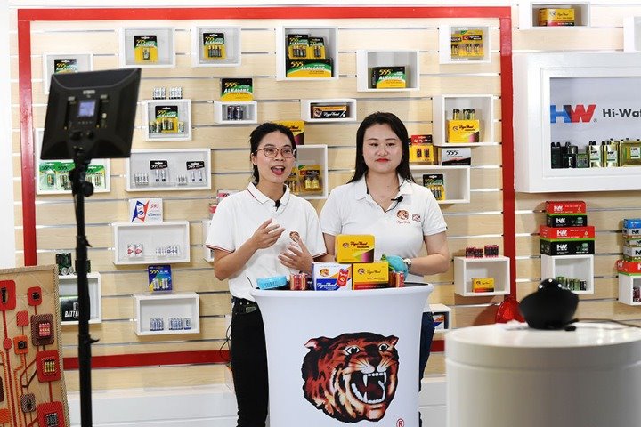 Canton Fair begins with over 2.7m exhibits