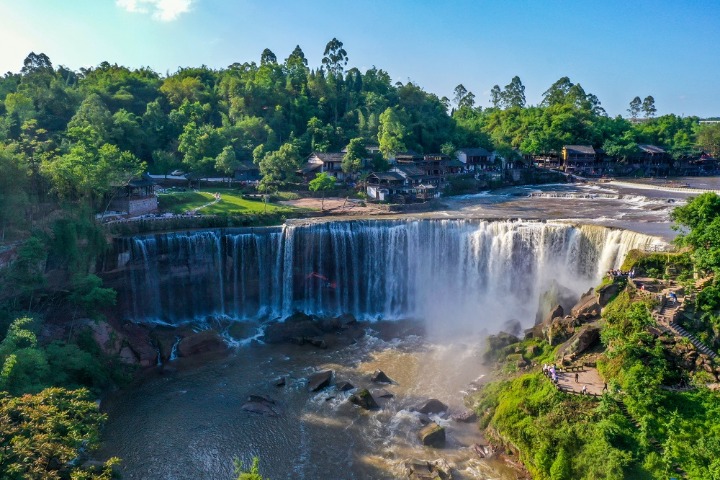 Waterfalls in prime time with wet season