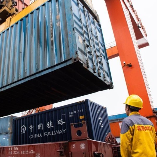 China's foreign trade continues positive growth pattern