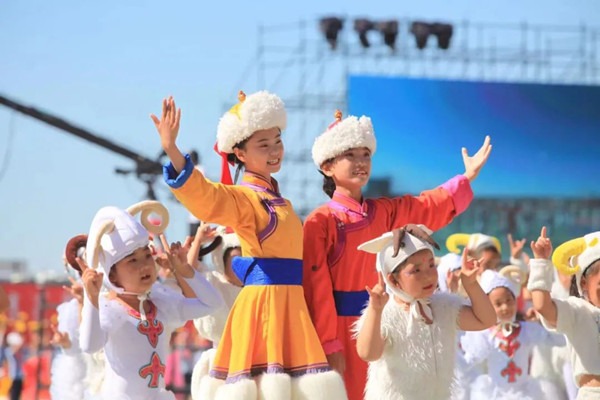 Nadam extravaganza showcases Mongolian ethnic culture