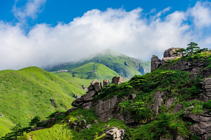 Wugong Mountain features charming summer views in E China