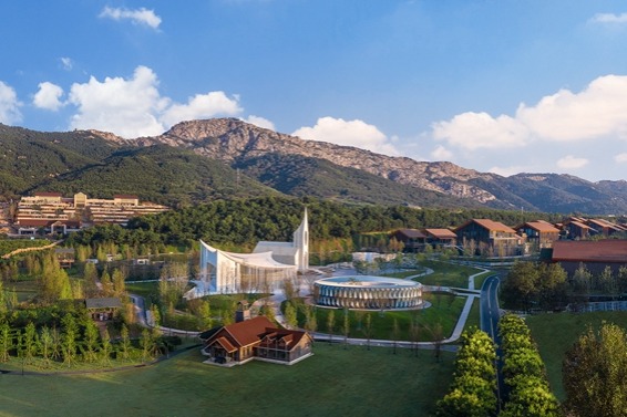 Signature cultural tourism town opens in Qingdao