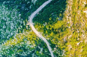 Photographer's camera flies over Shanxi