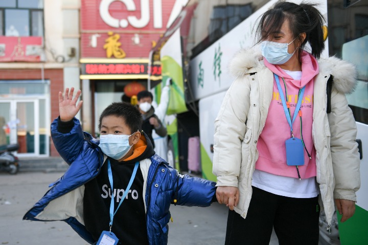 Stranded tourists transferred out of Inner Mongolia