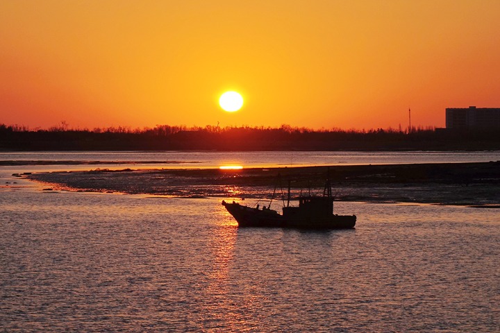 Catch beautiful sunrise views in E China