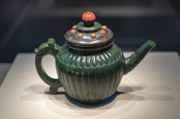 Jade stones shine at museum exhibit in Hunan