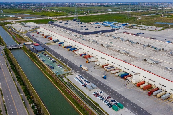 Tesla's Shanghai gigafactory delivers over 480,000 vehicles in 2021