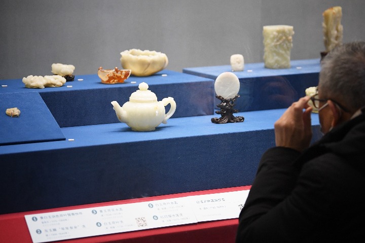 Finding animals and plants in jade at the Summer Palace