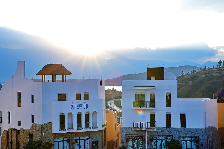 Yunnan resort town features Greek-style buildings