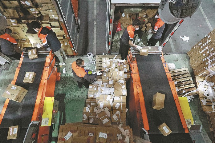 More delivery services in Shanghai begin resumption of operations