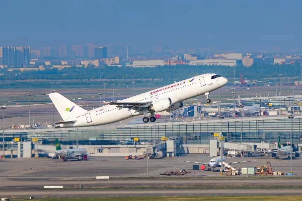 Airlines' awaited C919 makes test flight