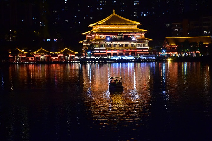 Xi’an Park: Where tourists go to cool off in summer