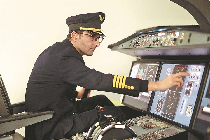 Italian pilot unfurls wings in Southwest China