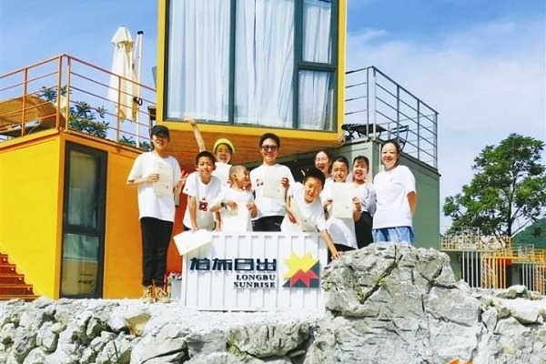 Du'an container homestay drives tourism development