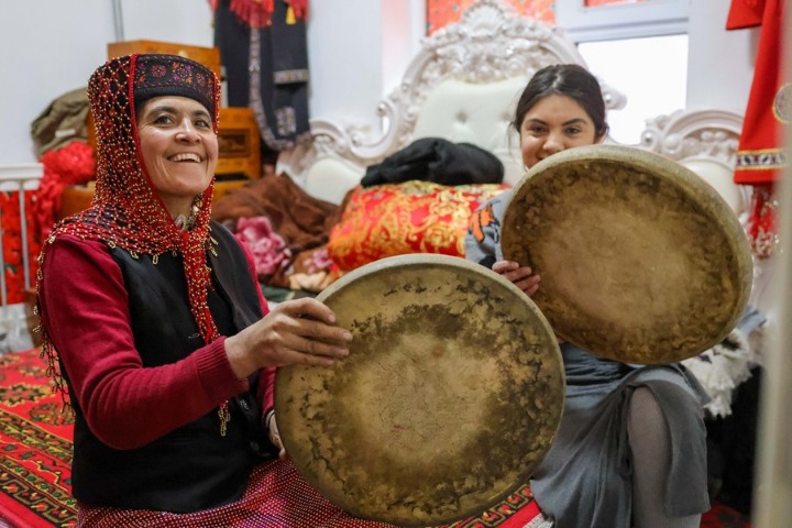 Bonded zone in China's Xinjiang expedites burgeoning cross-border trade