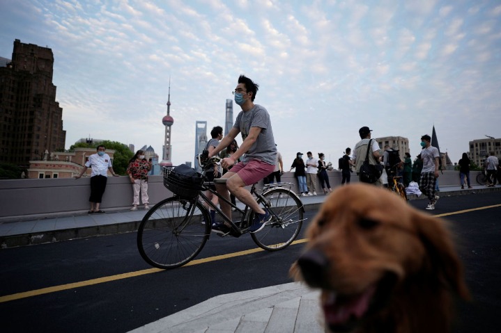 Shanghai starts process of return to normal life