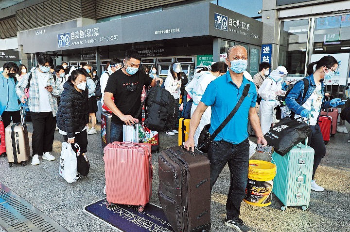 Visitors homeward bound as Shanghai bounces back