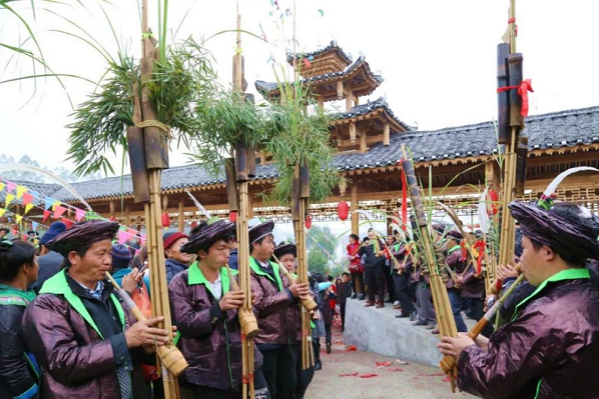 Huanjiang builds Miao farmhouse to help rural vitalization