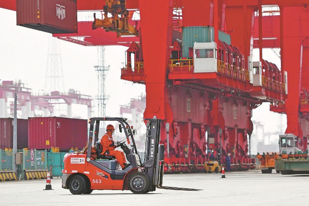 Shanghai's supply chain returns despite COVID