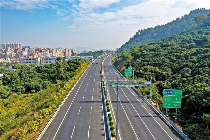 Shenzhen eliminates human controls requirement for fully automated vehicles