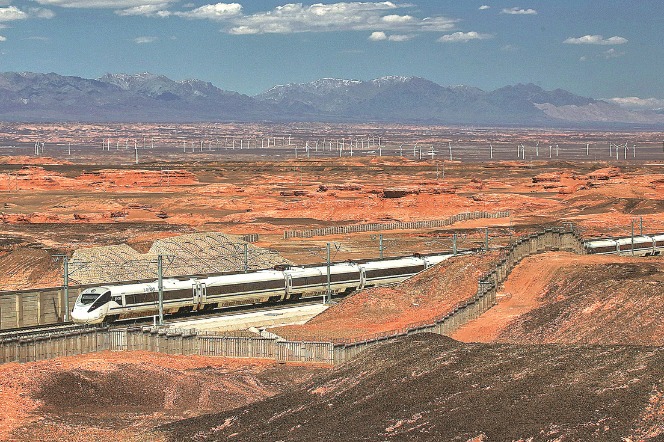 Xinjiang offers cool rail trips for tourists