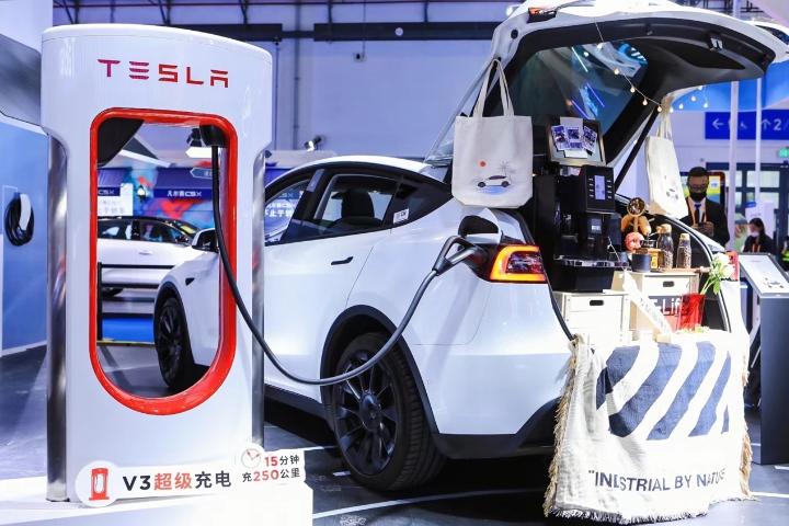 Intl carmakers attract consumers at Hainan expo