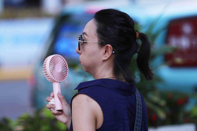 Shanghai heat wave sets new record