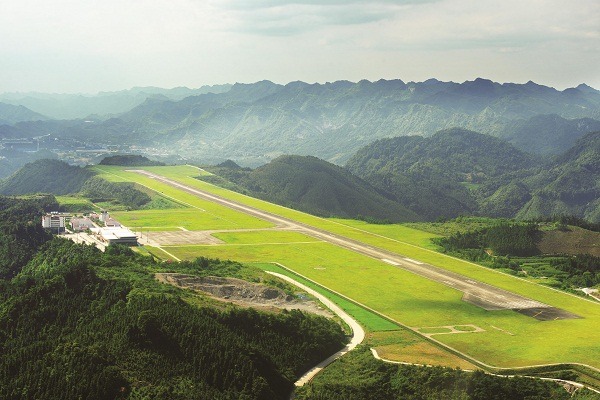 Hechi Airport sees new milestone for air travel