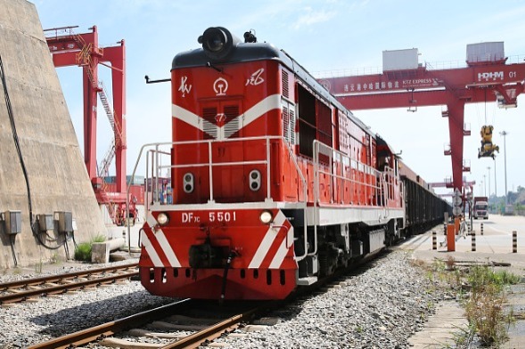 China-Europe freight trains break new records