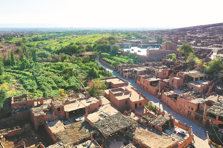 Workstation in Xinjiang village to study tourism