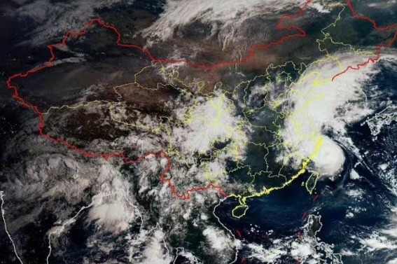 Shanghai raises emergency response as typhoon Muifa approaches