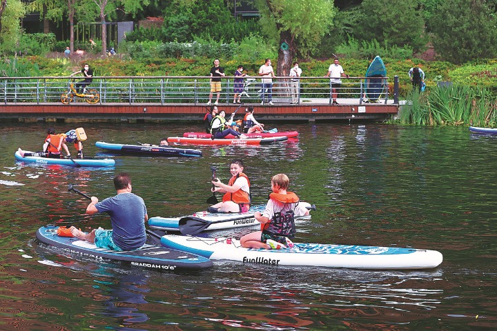 Paddleboard lovers making waves in cities