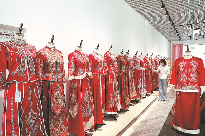 Prospects rosy for Anhui wedding dress industry