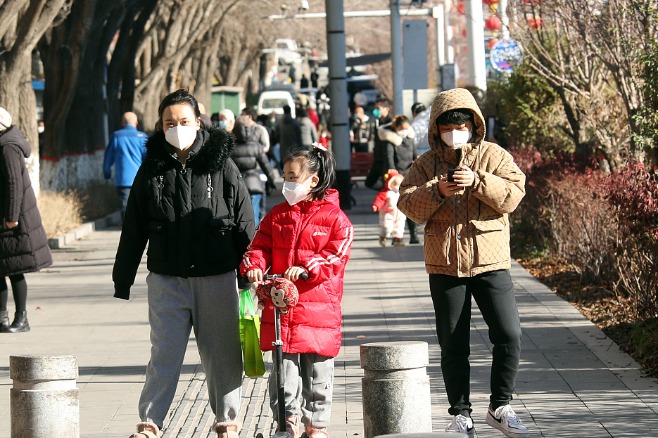 Buses, taxis can travel freely around Urumqi again