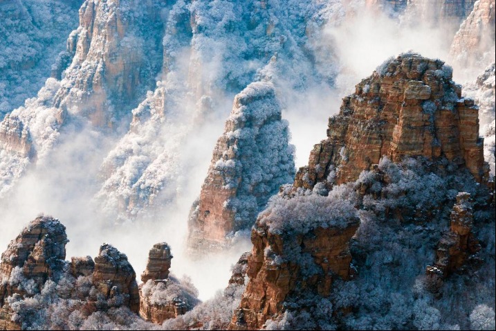 In Hebei, mountain covered in blanket of white