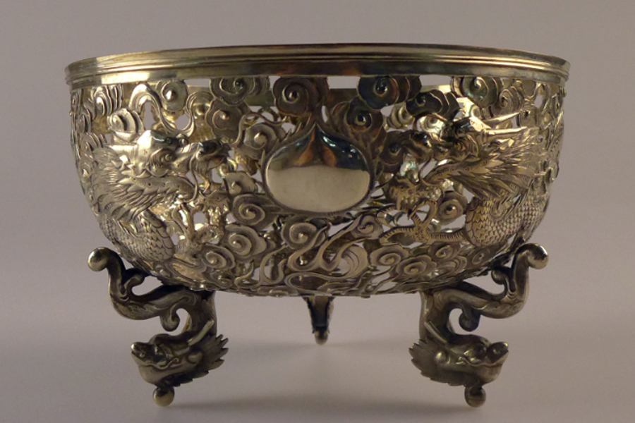 Splendid silverware on exhibit in Hainan