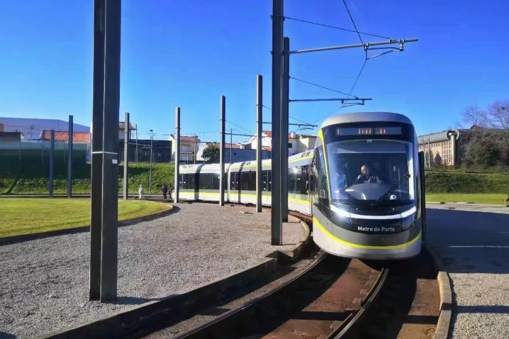 China-made train goes to Portugal