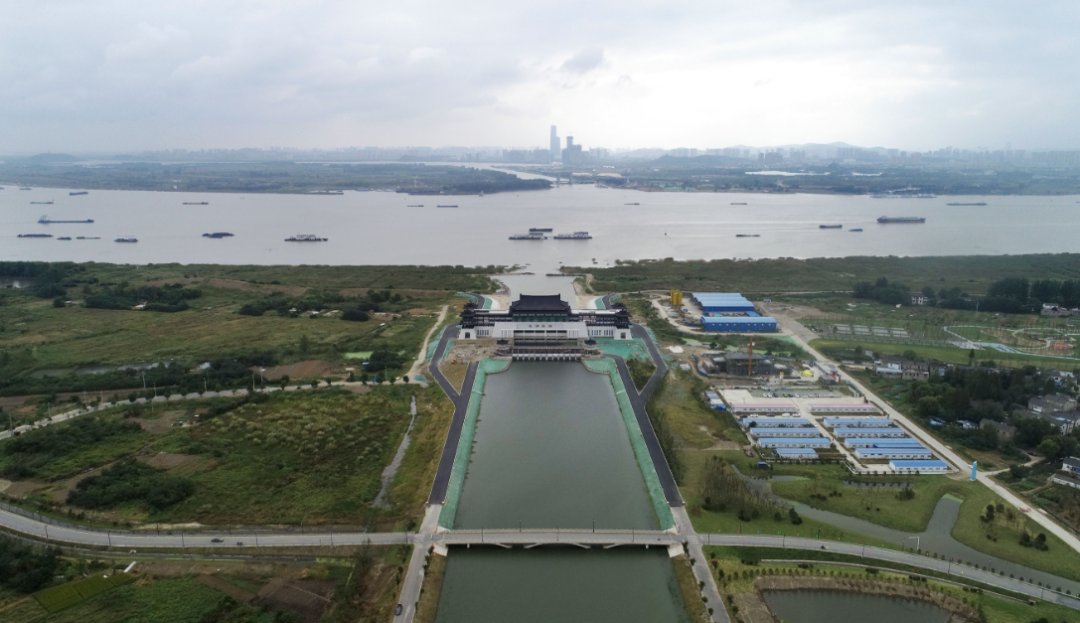 A glimpse of Yangzhou's water conservancy landscape