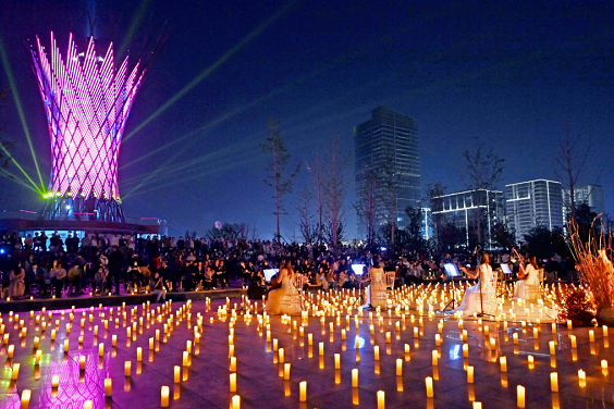 Candlelight concert a hit in Optics Valley