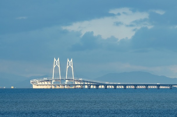 Hong Kong-Zhuhai-Macao Bridge passes completion review