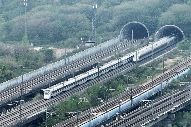 China to launch more trains for holiday travel rush