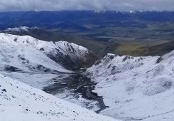 Stunning July snow seen in Gansu