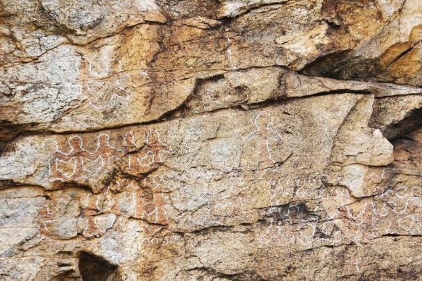 Ancient rock painting identified in north China grassland