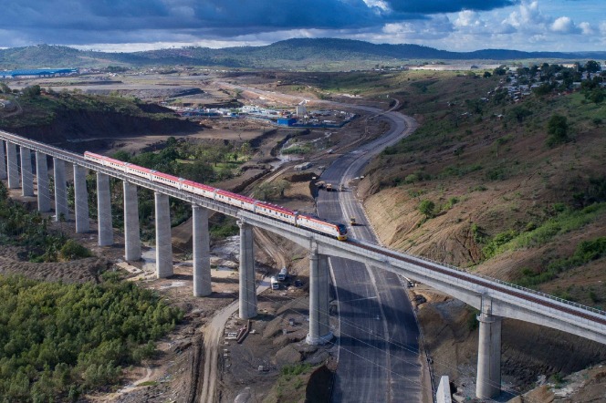 China's railway investment up 6.3% in first four months