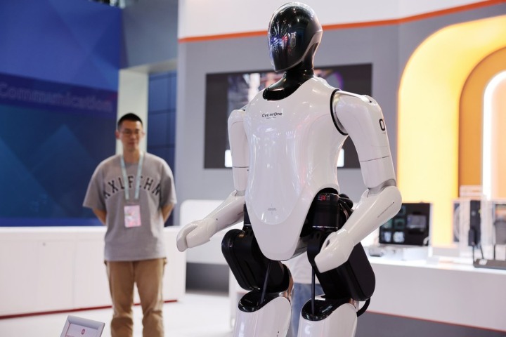 China accelerates AI application to real economy