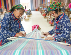 Homespun cloth anchors local industry in Shanxi