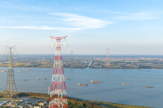 China's largest ultra-high voltage cross-river power transmission project put into operation